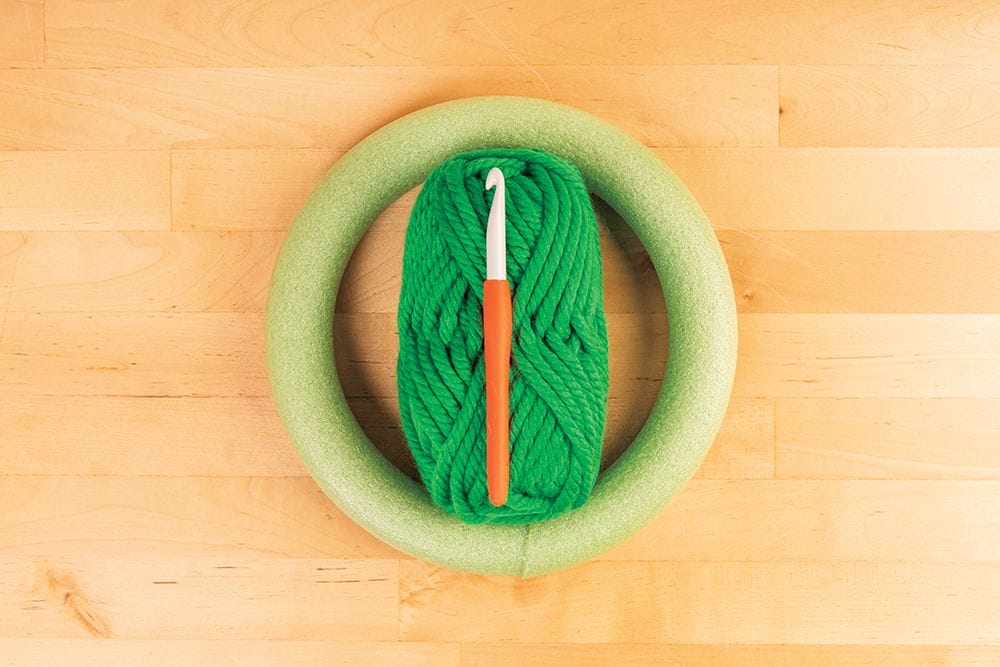 Tutorial How to Make a Crocheted Flower Wreath WeCrochet Staff Blog