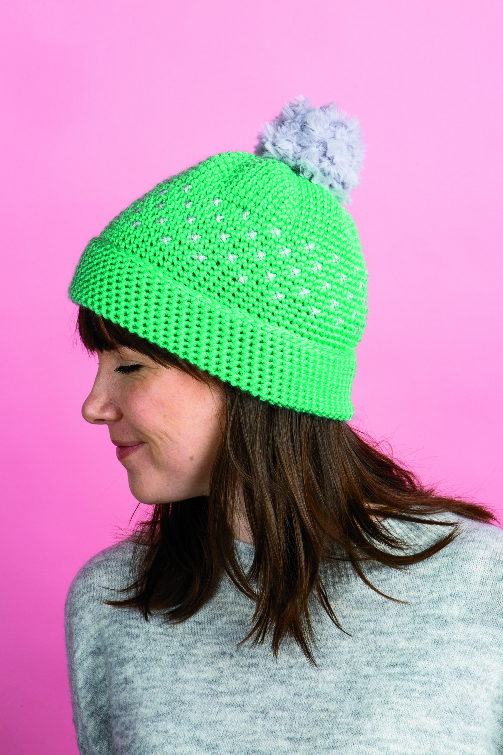 HOW TO ATTACH A FAUX FUR POMPOM ONTO YOUR HAT